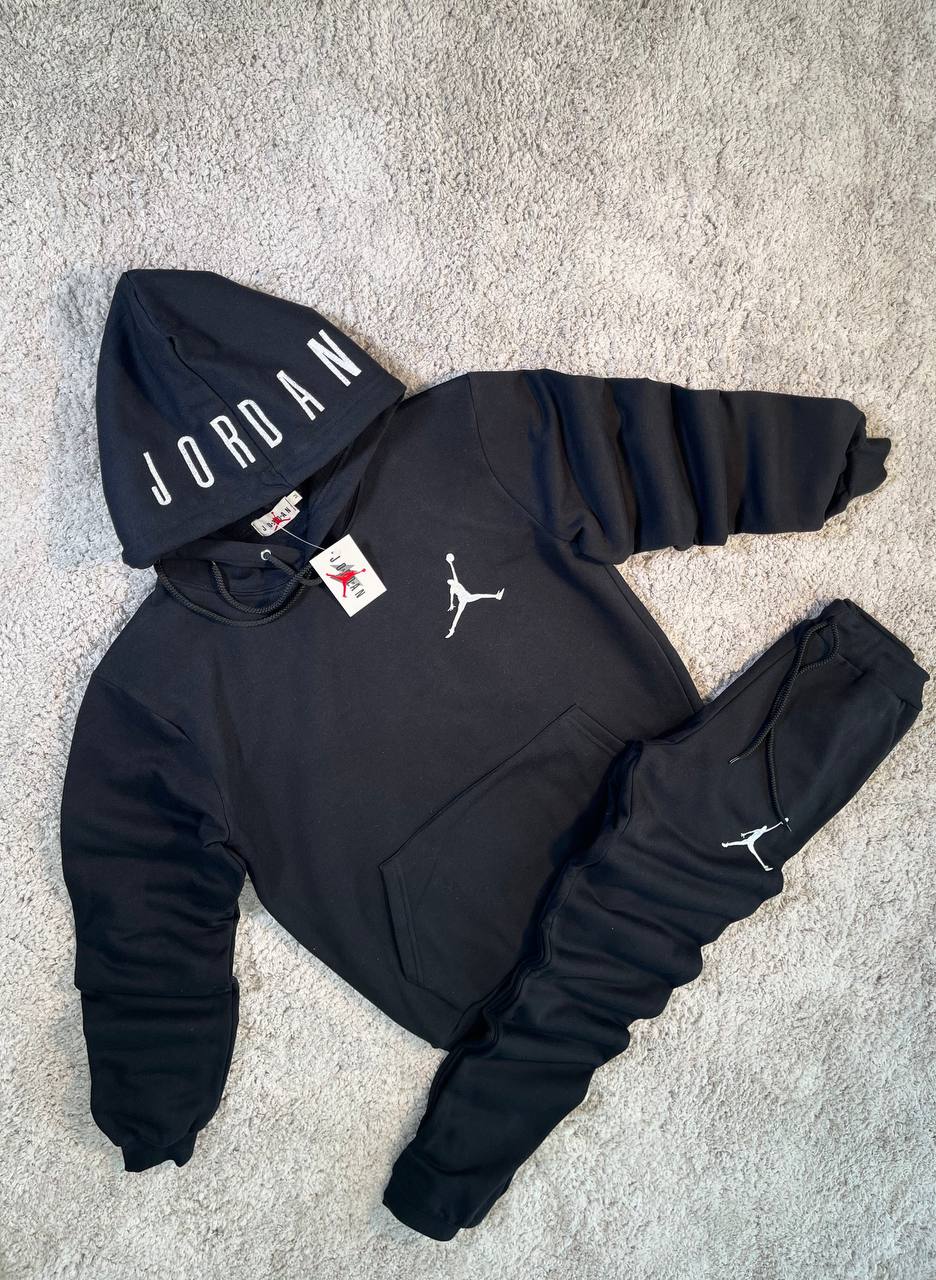Chándal negro Jordan logo blanco