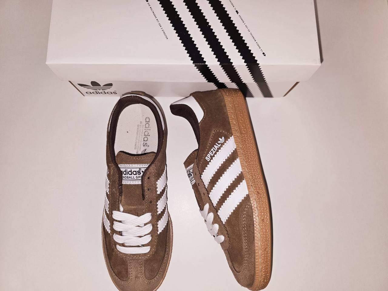 ADIDAS SPEZIAL marrones y blancas