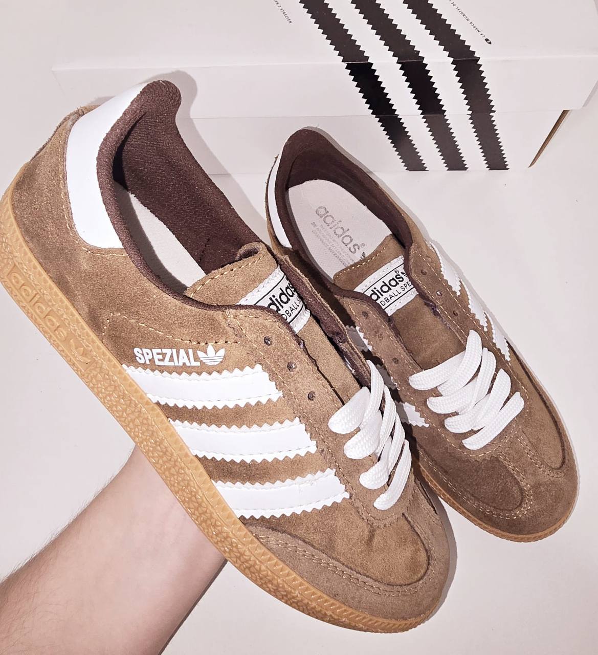 ADIDAS SPEZIAL marrones y blancas