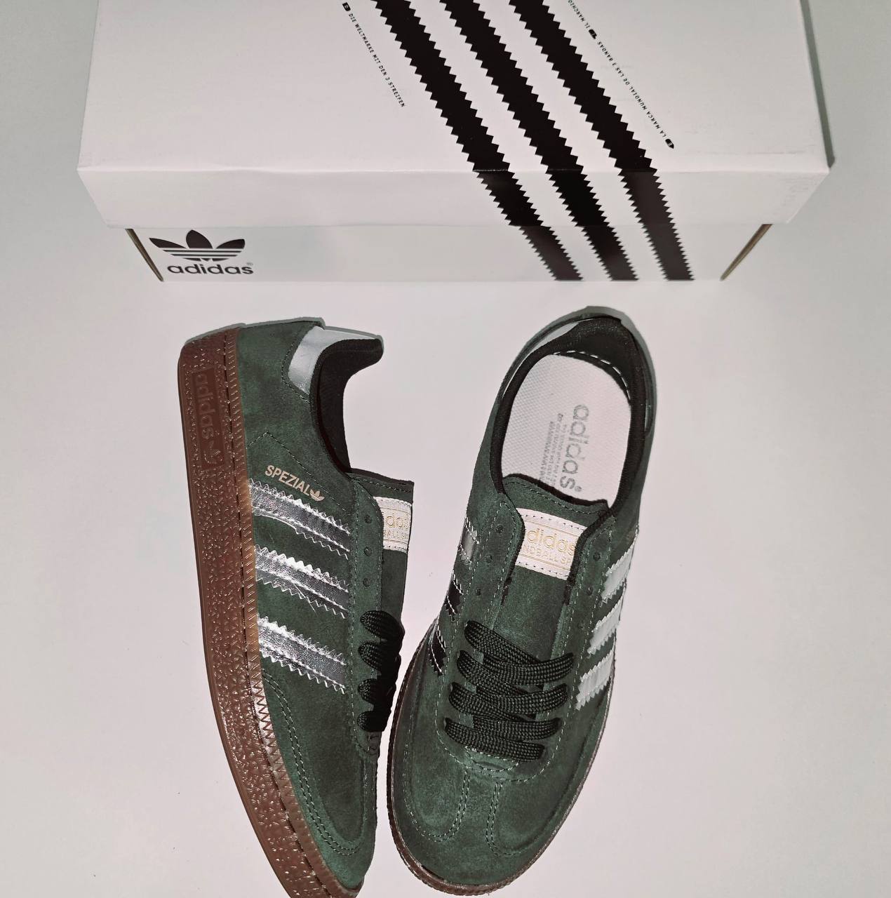 ADIDAS SPEZIAL verde logo plateado