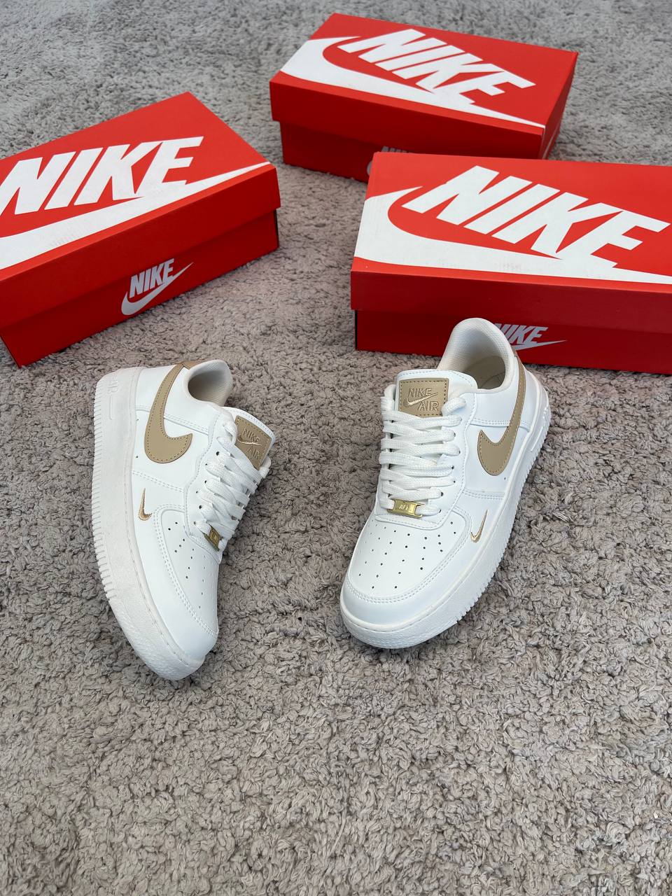 AIR FORCE 1 blancas logo marron