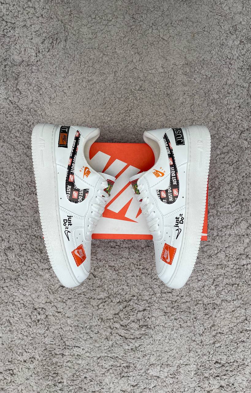 AIR FORCE 1 blancas logo negro just do it