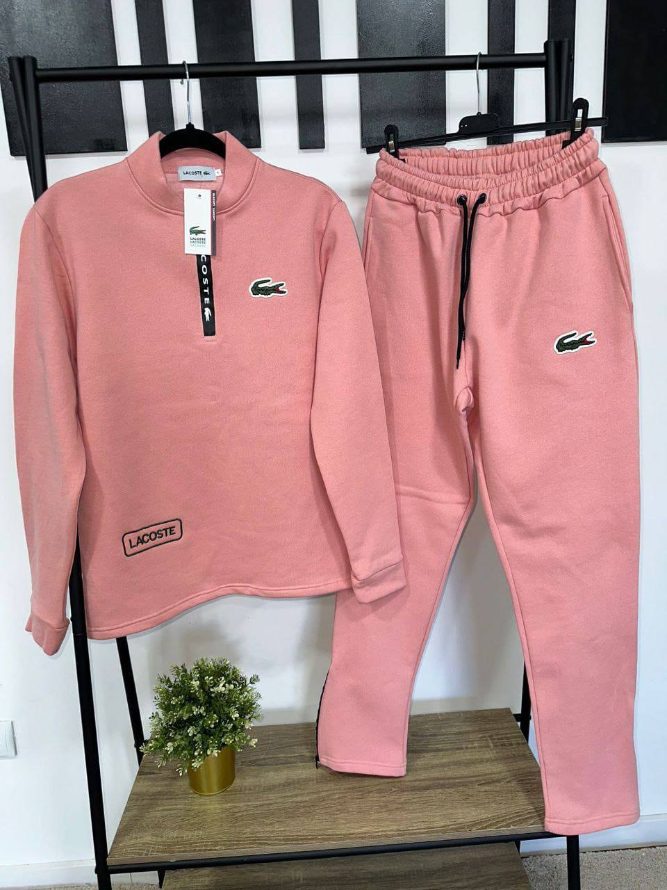 CHANDAL LACOSTE ROSA LOGO VERDE DETALLES BLANCOS Y NEGROS
