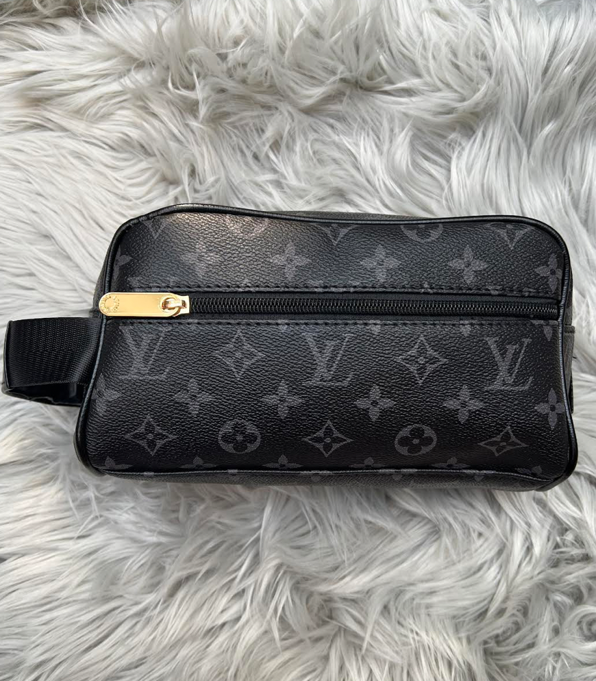 NECESER LOUIS VUITTON NEGRO