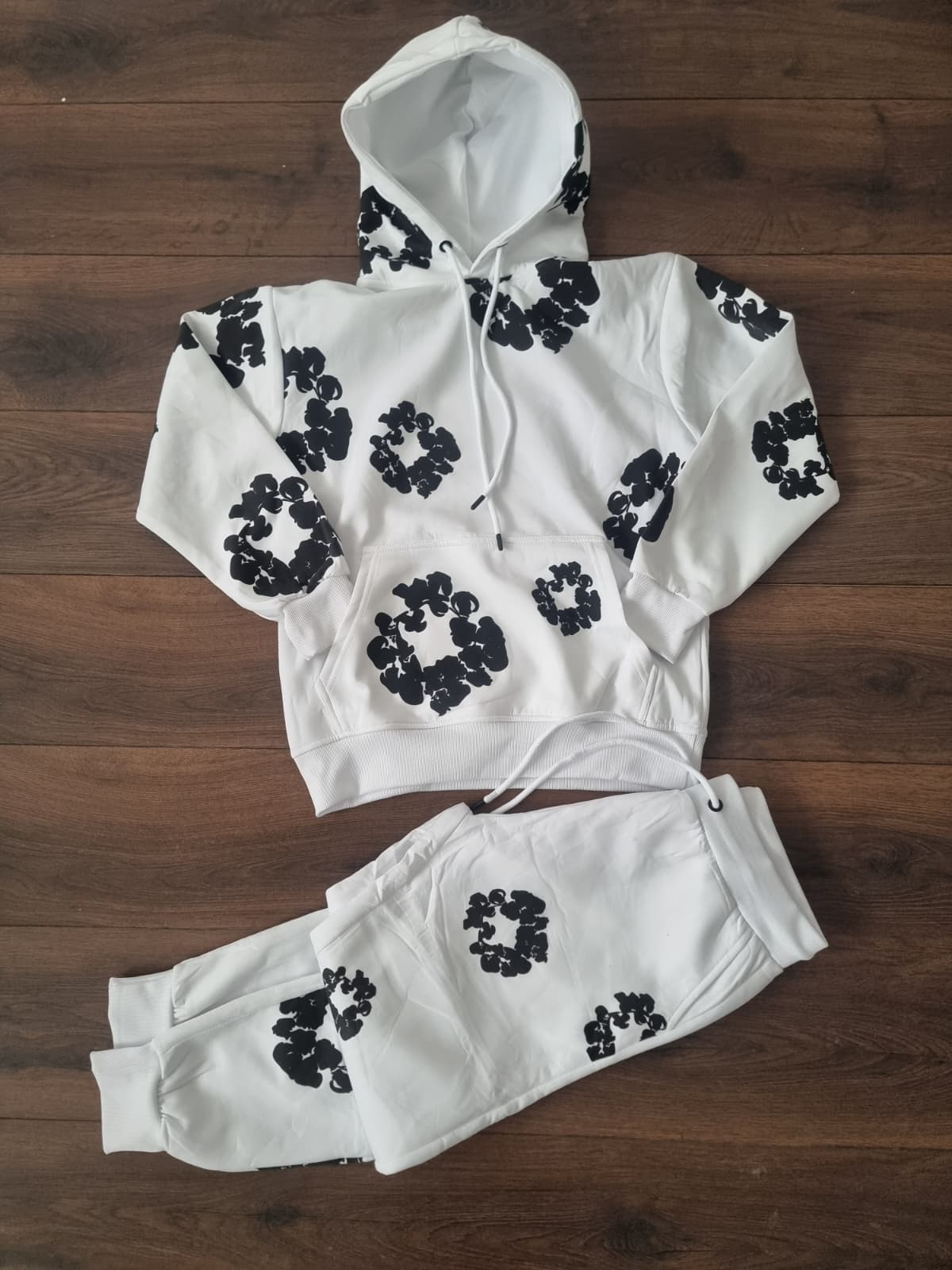 Chandal denim blanco logos negros