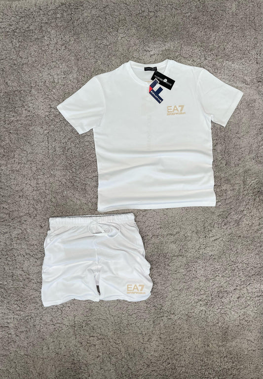 Conjunto armani blanco logo dorado