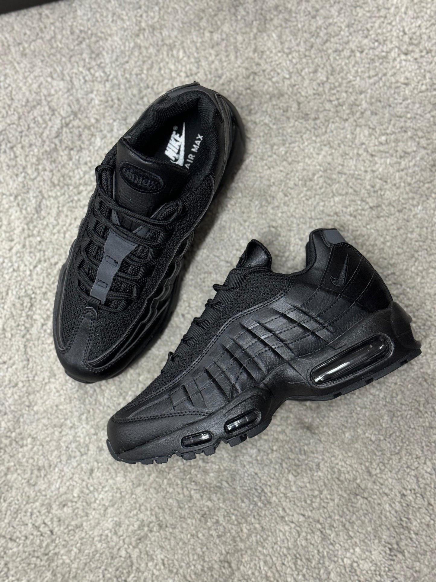 AIR MAX 95 NEGRAS