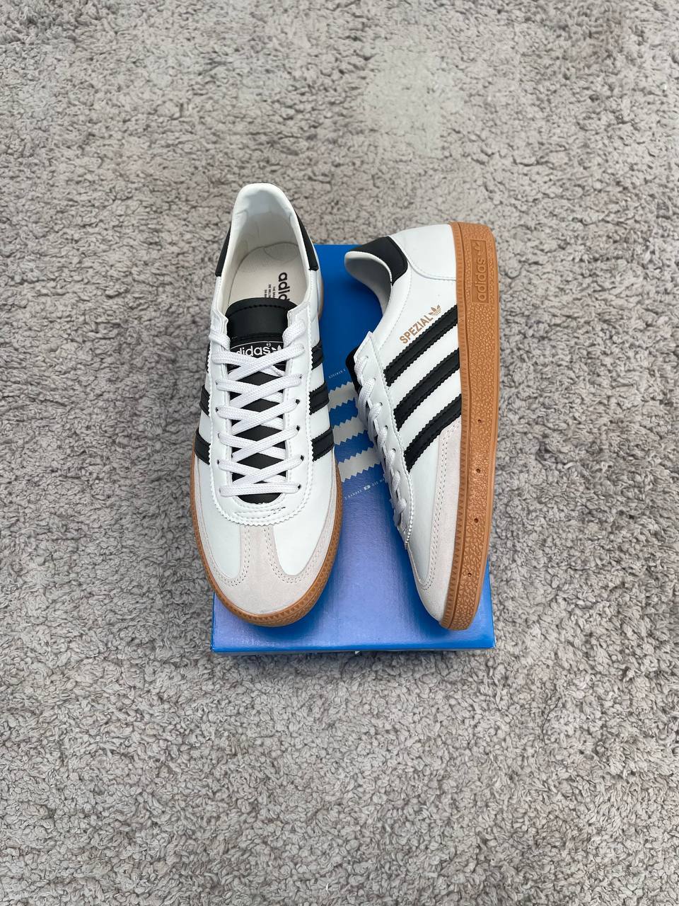 ADIDAS SPEZIAL BLANCA LINEAS NEGRAS