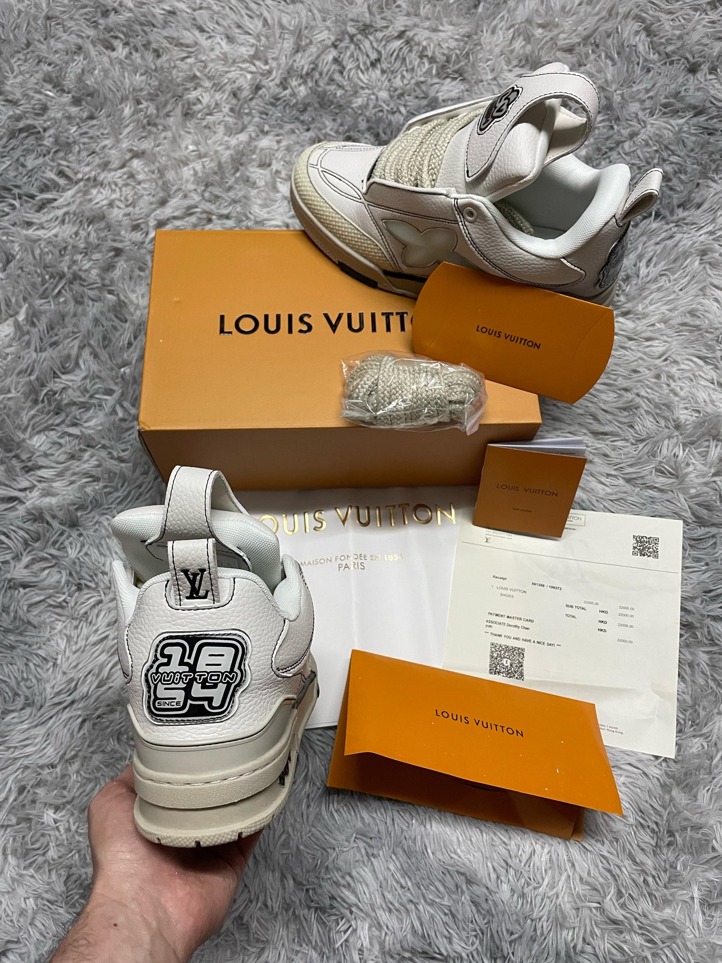 LV Skate beige y blanca