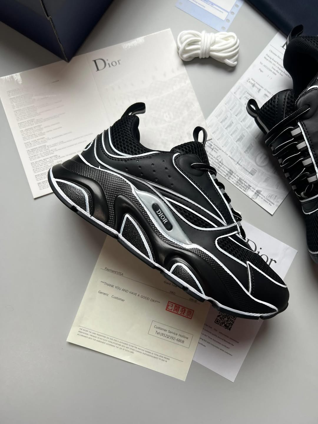 Dior b22 negras detalles blancos y grises