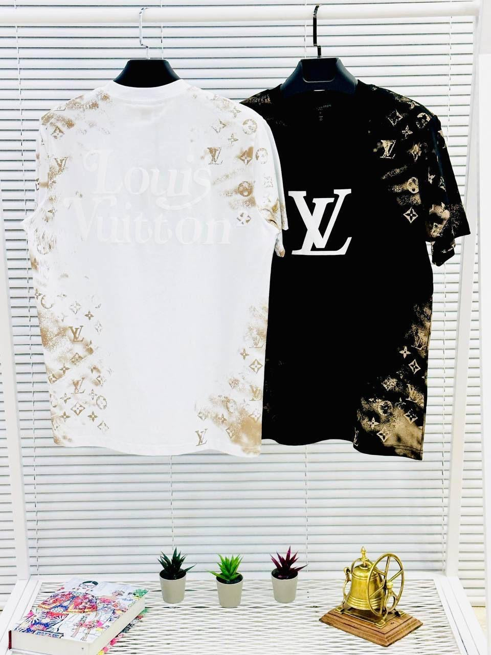 Camiseta LV blanco logo blanco detalles dorados