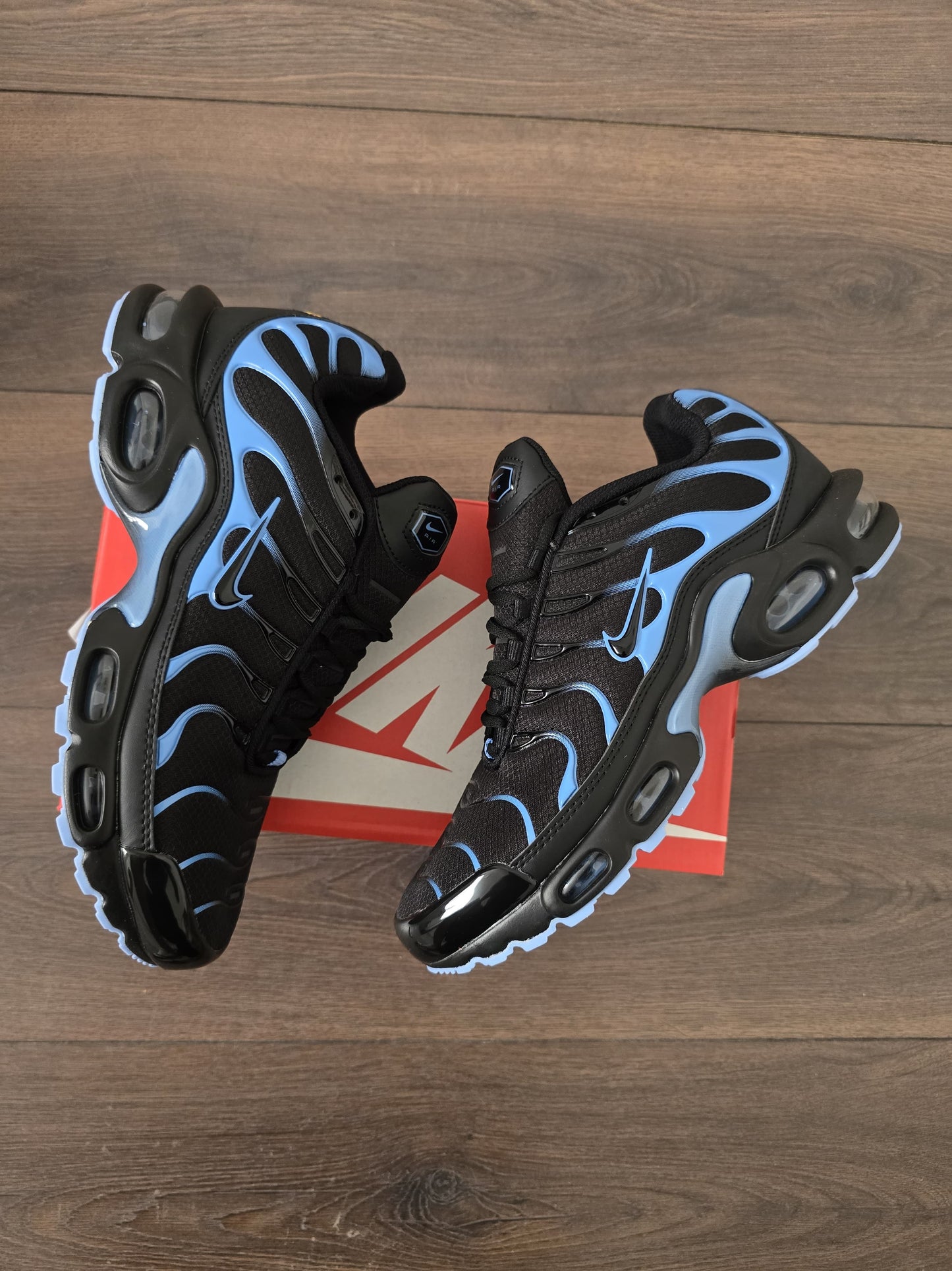 Tn negro con azul