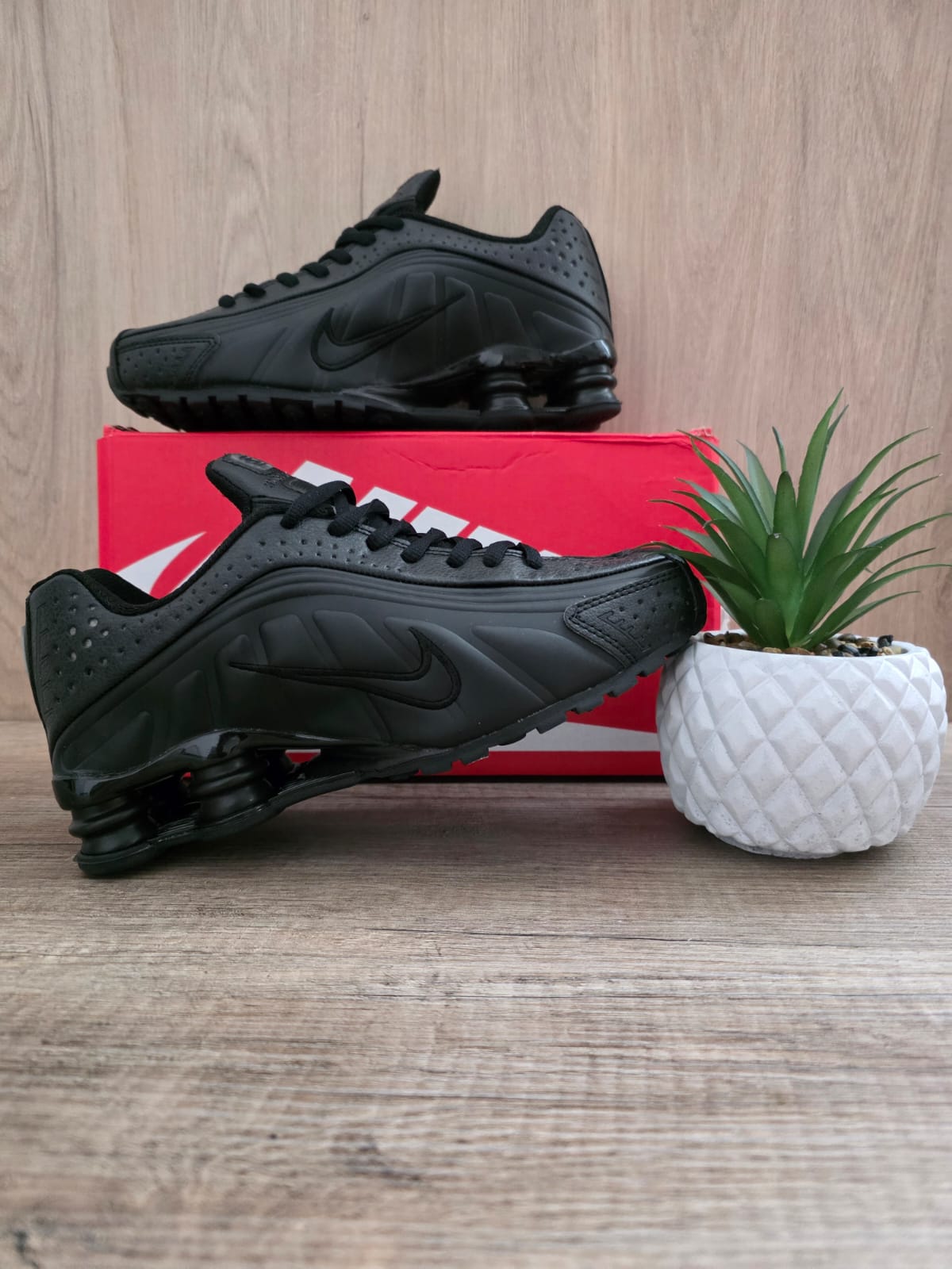 Shox r4 negra