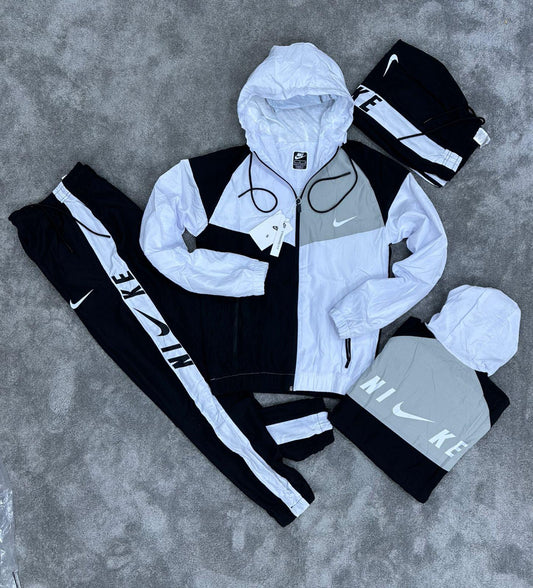 Chandal Nike blanco gris y negro logo blanco