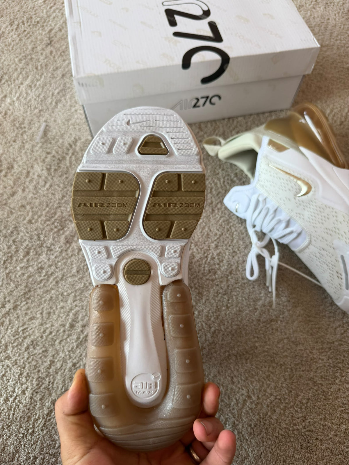 Air max 270 blancas logo dorado