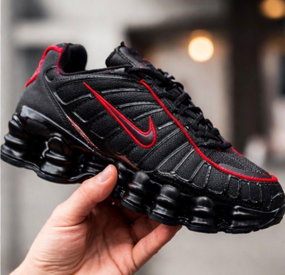 Shox negras contorno rojo