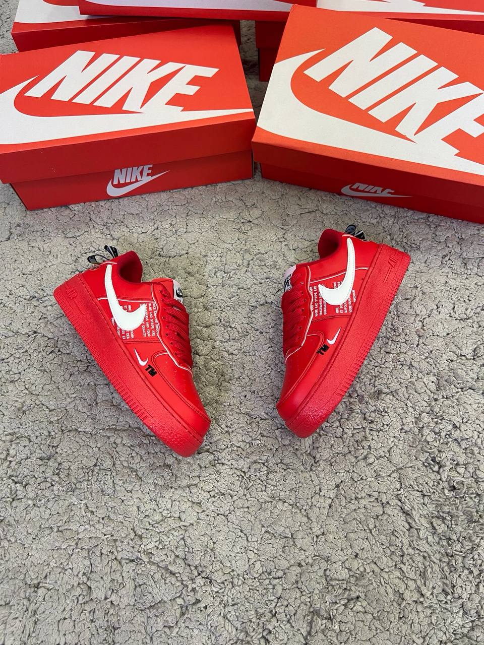 AIR FORCE 1 TM ROJA LOGO BLANCO