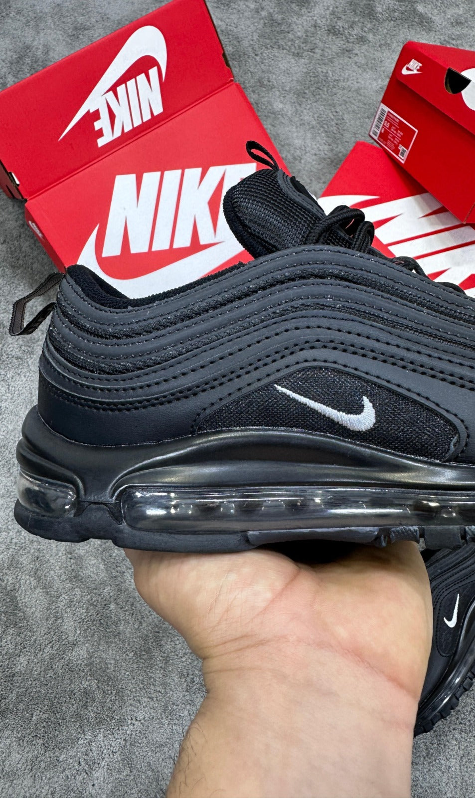 Air Max 97 negras logo blanco