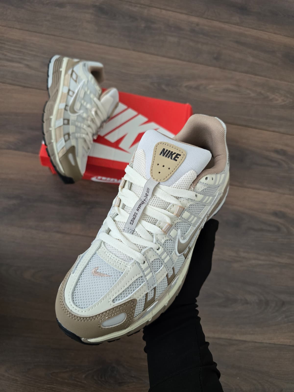 Nike p-6000 blanca oro