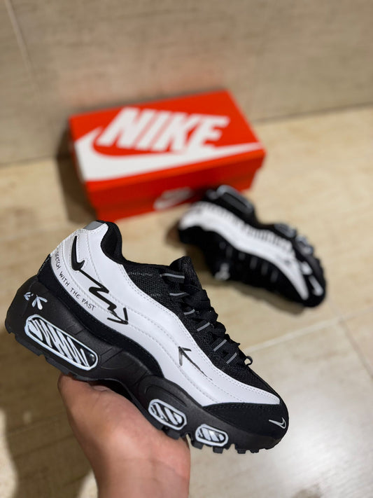 Air max 95 blancas detalles grises y negro