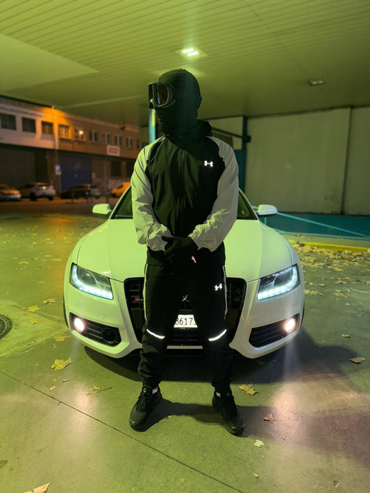 Chandal under armour negro y gris logo blanco