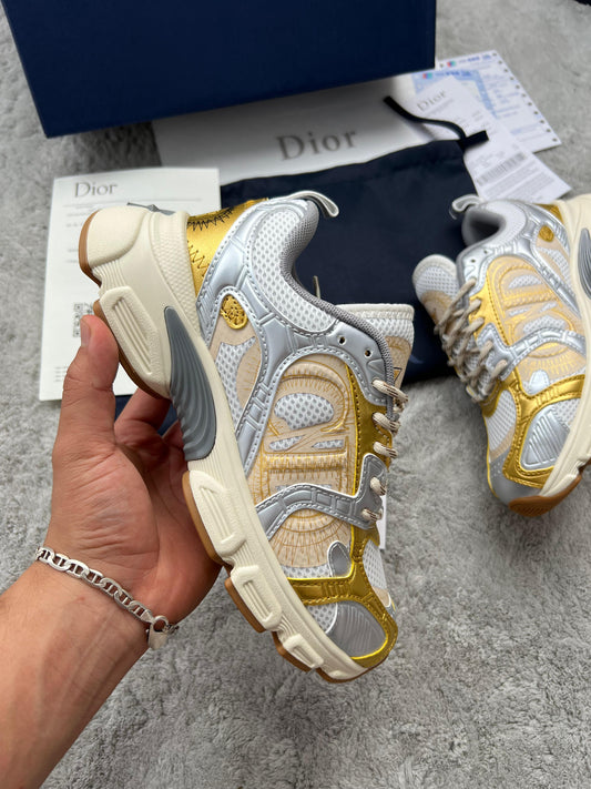DIOR CHRONO blancas y dorados detalles plateados