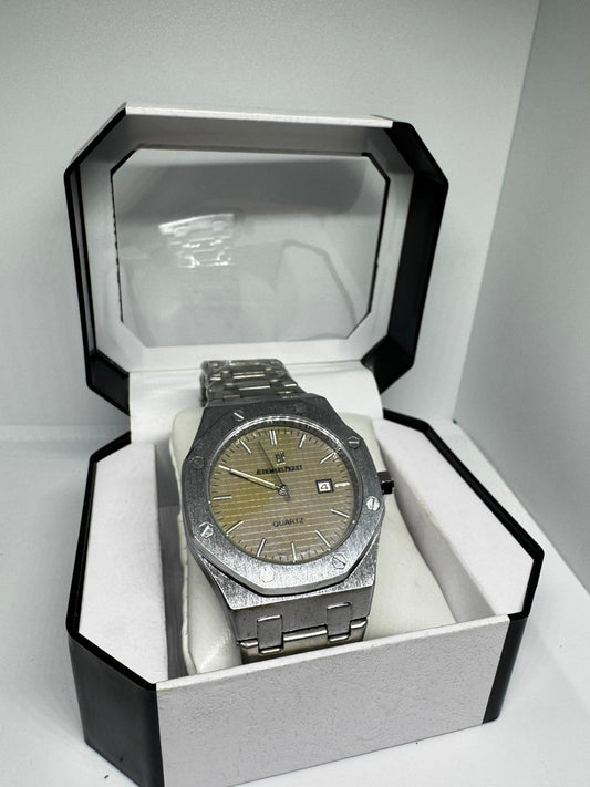 RELOJ ANDEMARS PIGUET MARRON CLARO Y PLATEADO