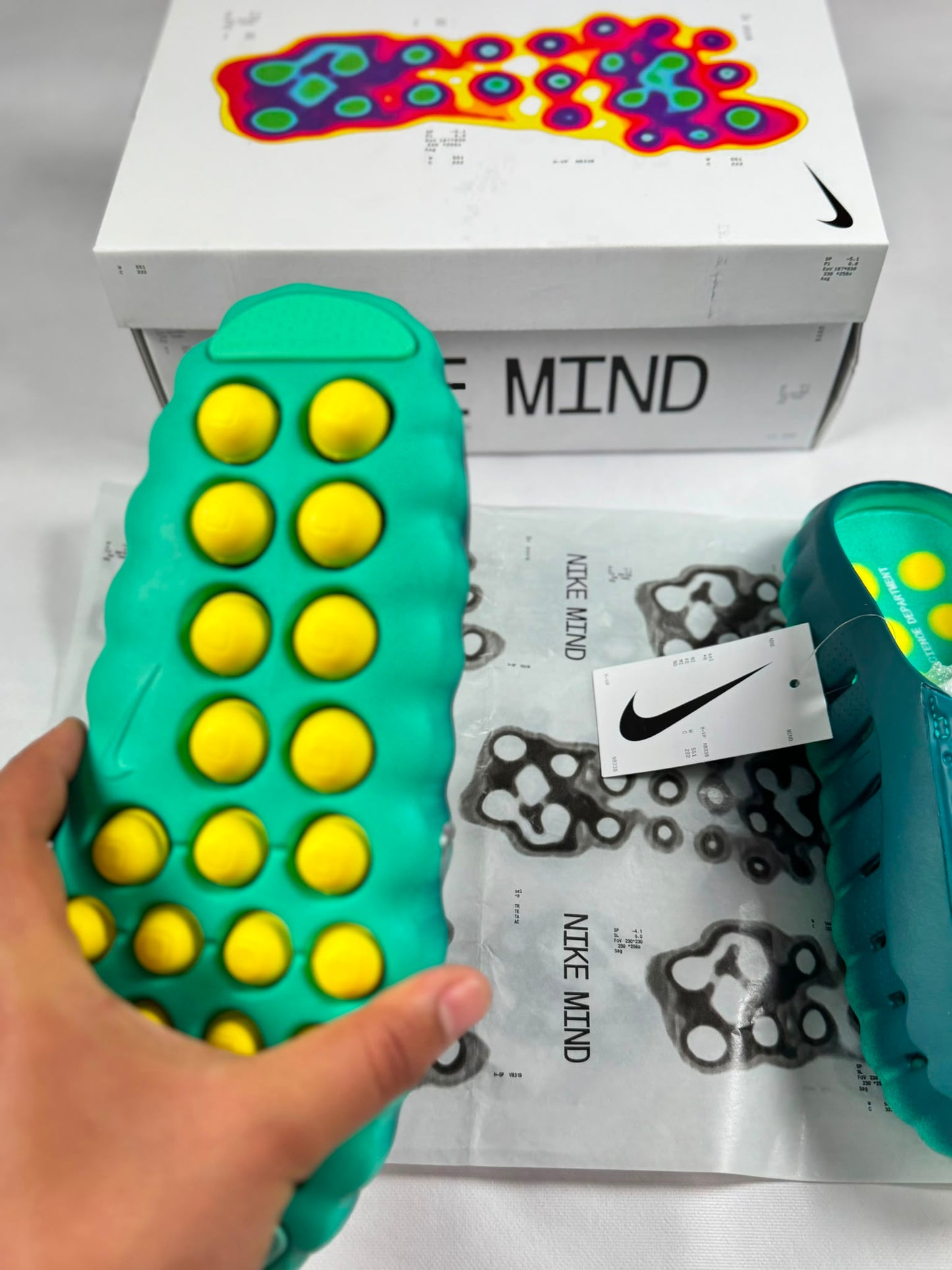Nike Mind 001 azul degradado logo plateado