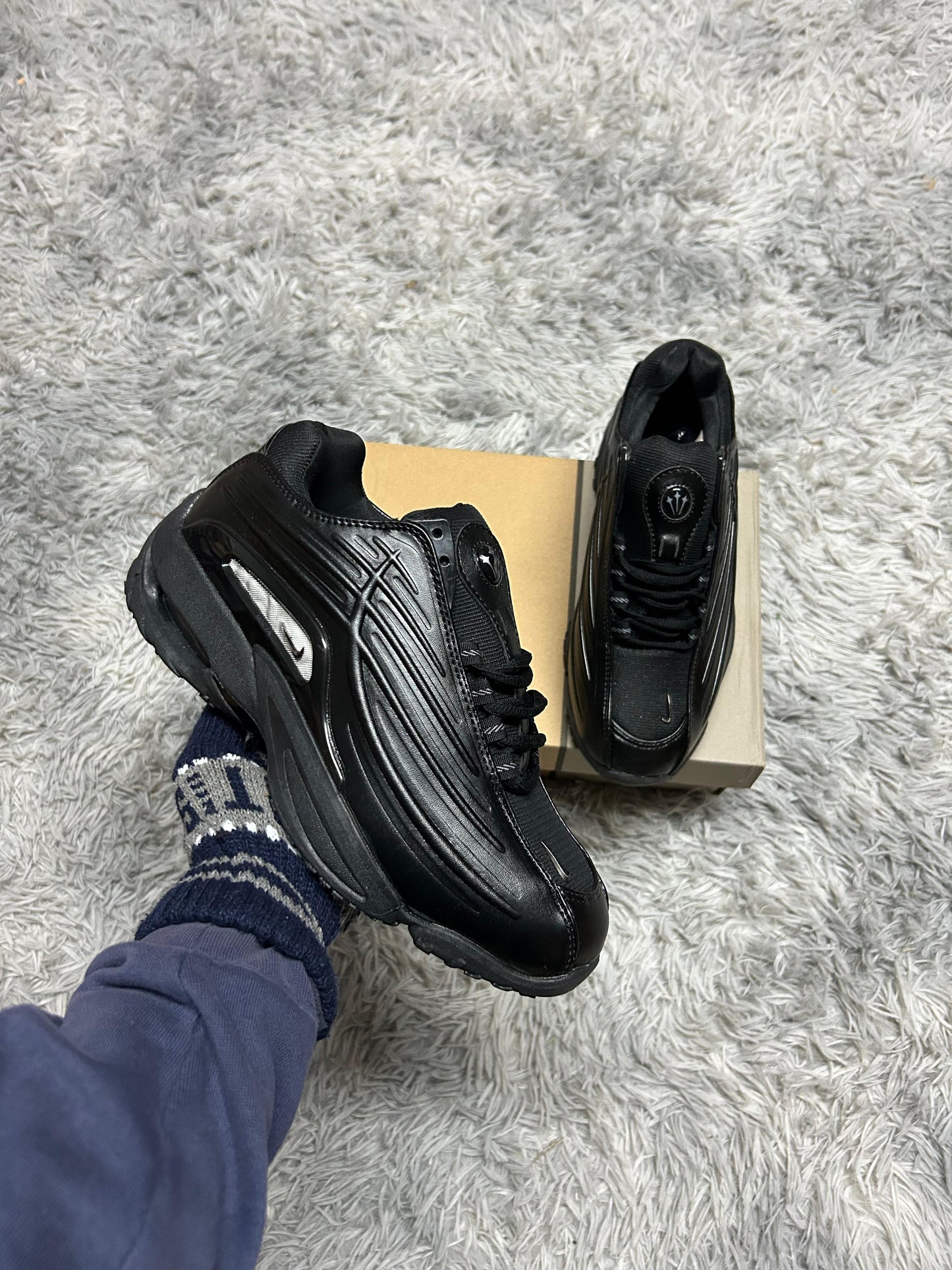 NIKE NOCTA NEGRAS Y PLATA