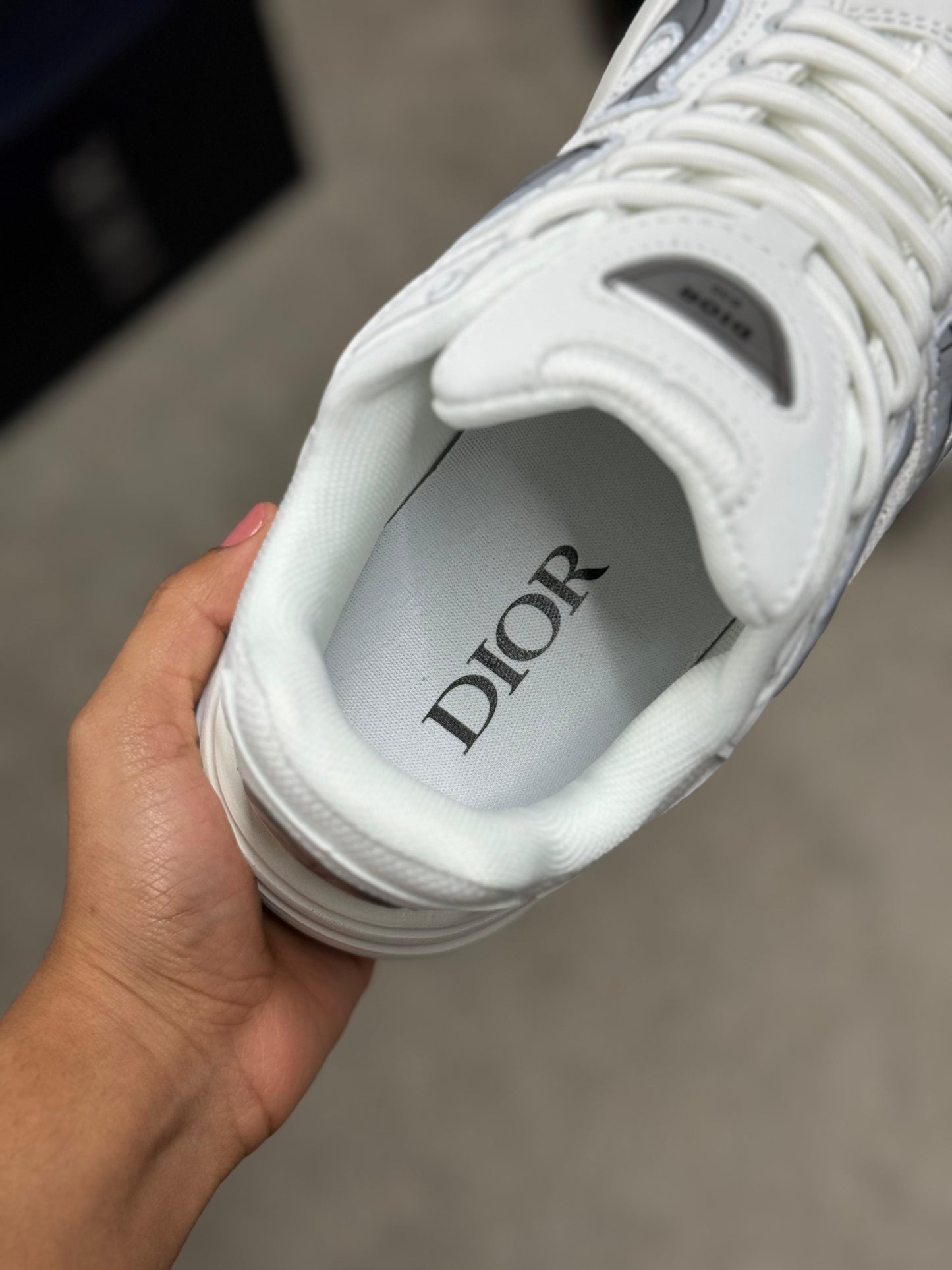 Dior b30 blancas logo gris detalles negros