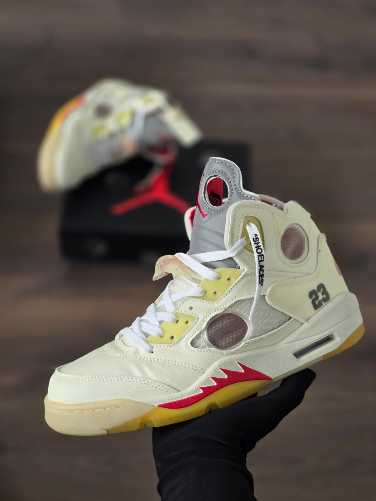 Jordan 5 off White beige
