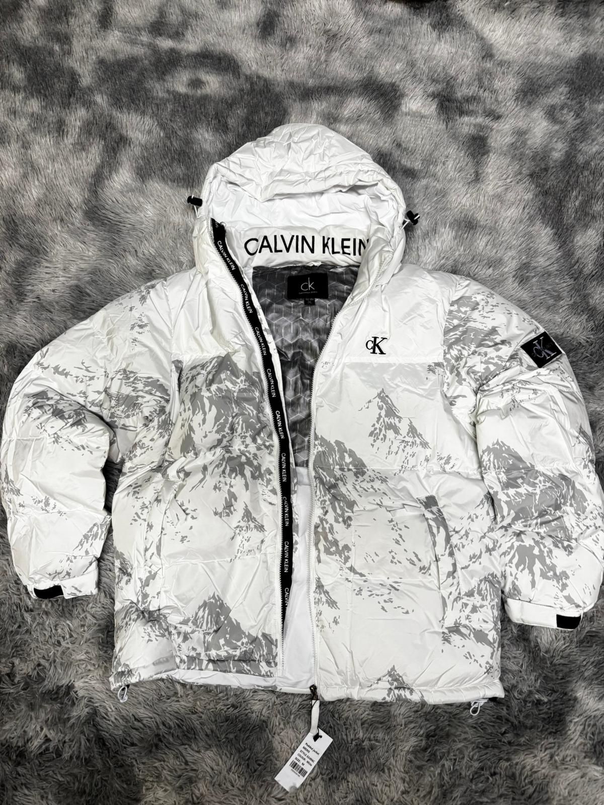 Chaqueta calvin klein blanca logo negro