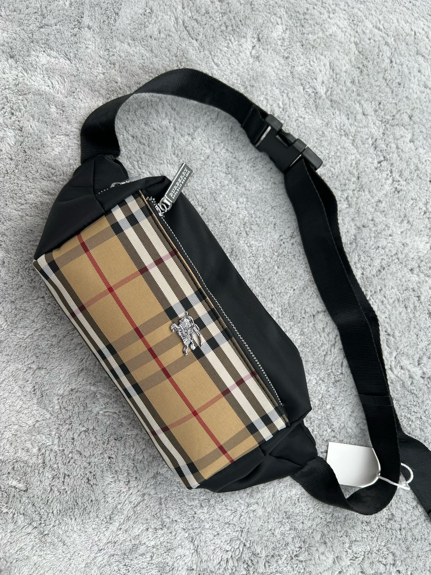 BANDOLERA burberry marron y negra