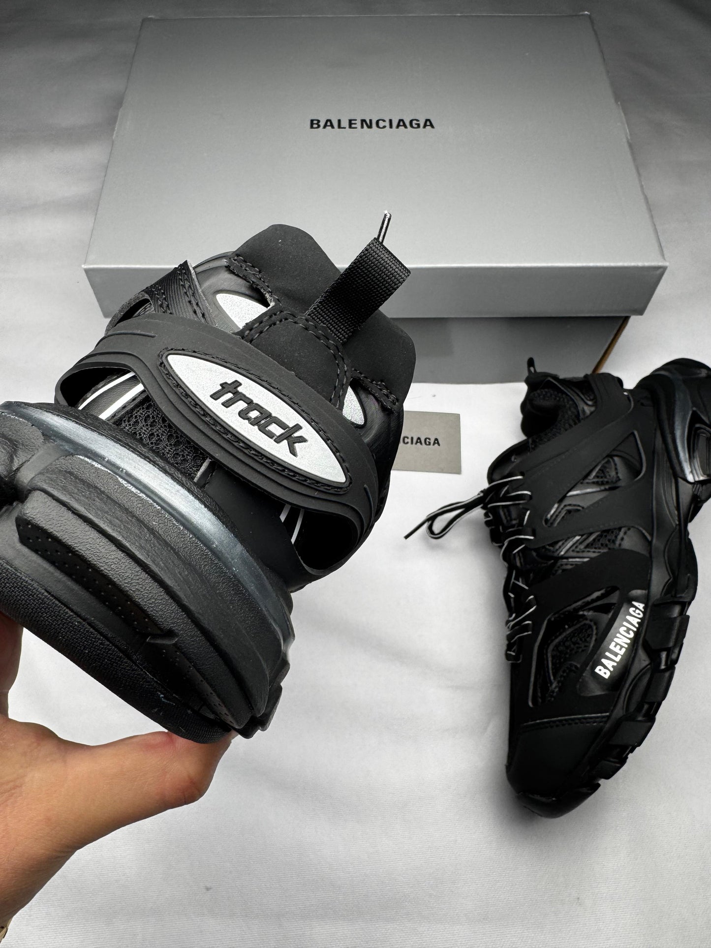 Balenciaga track negras logo blanco