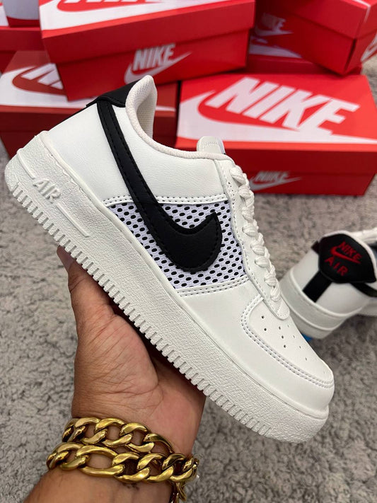 AIR FORCE 1 blancas logo negro rejilla