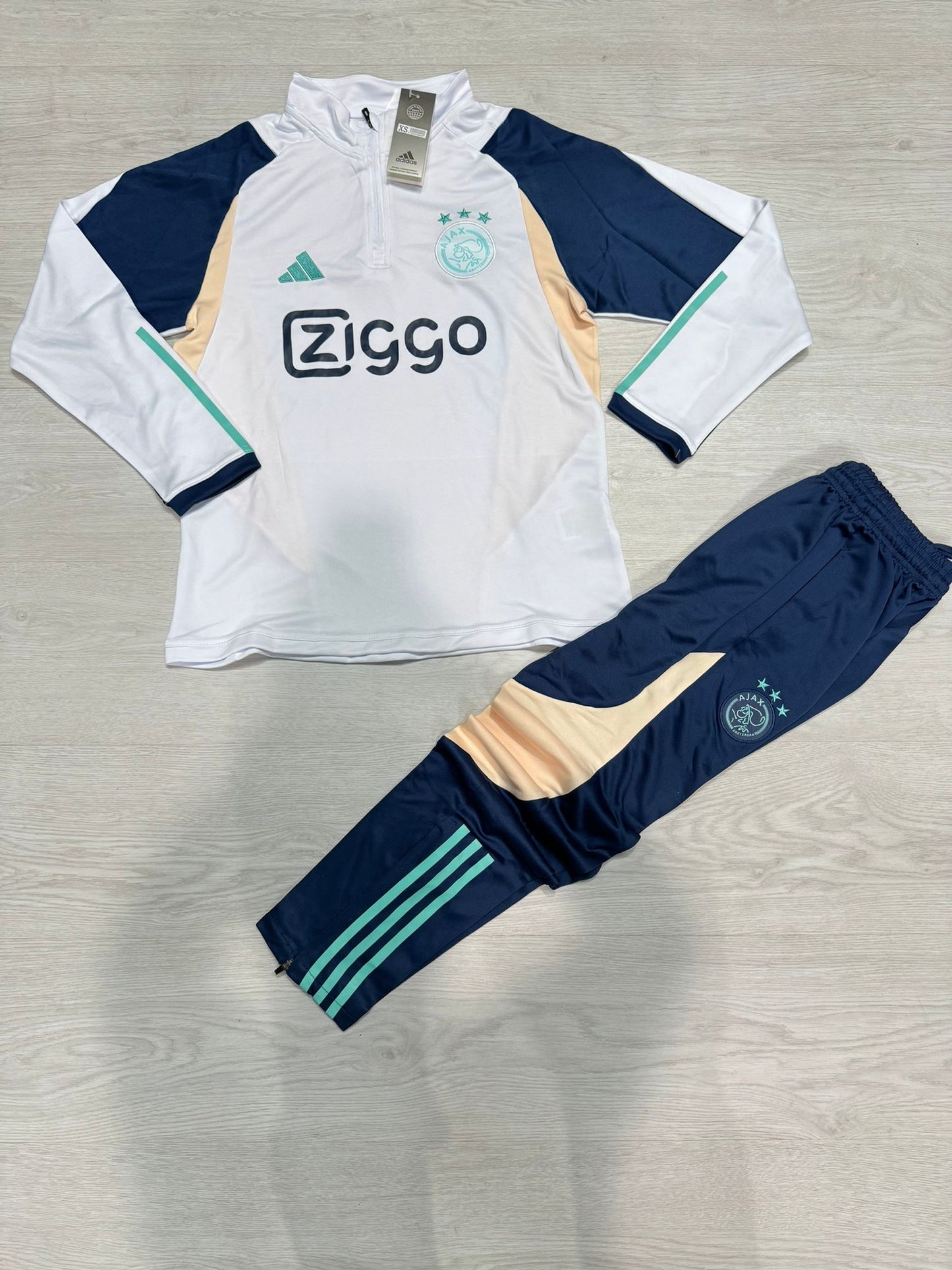 Chandal Ajax blanco logo azul