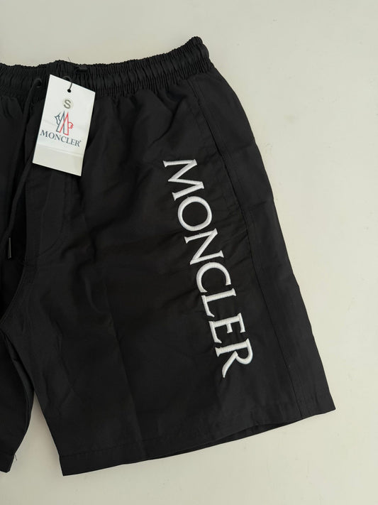 Pantalon Corto Moncler negro logo blanco