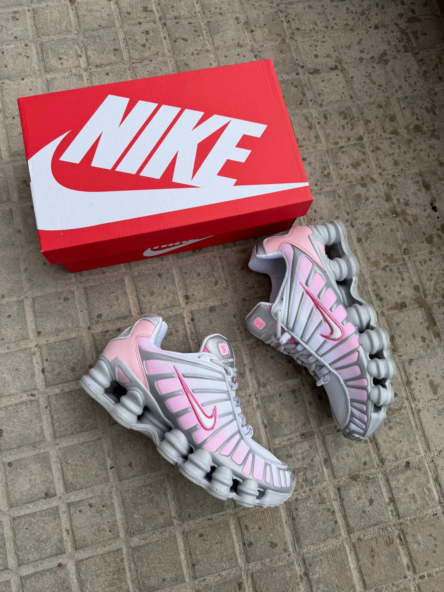 SHOX TL rosas y grises
