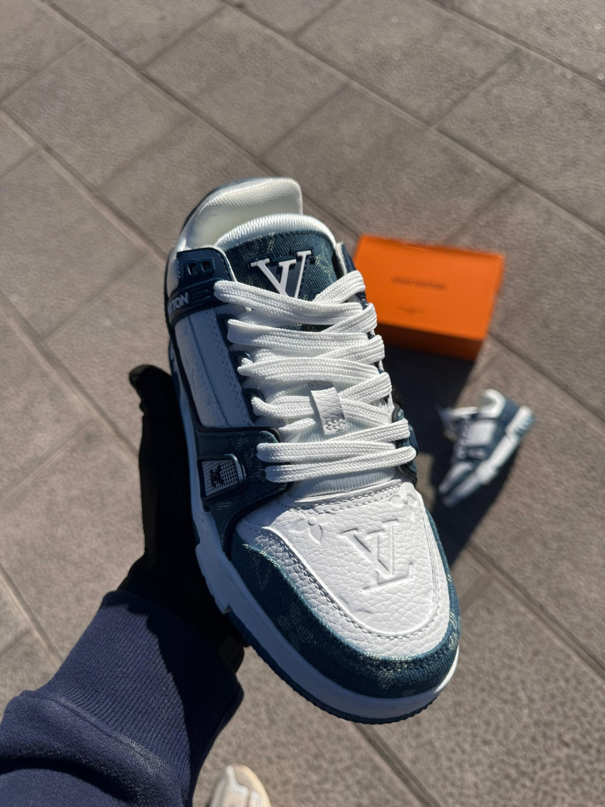 LV Trainer azules y blancas