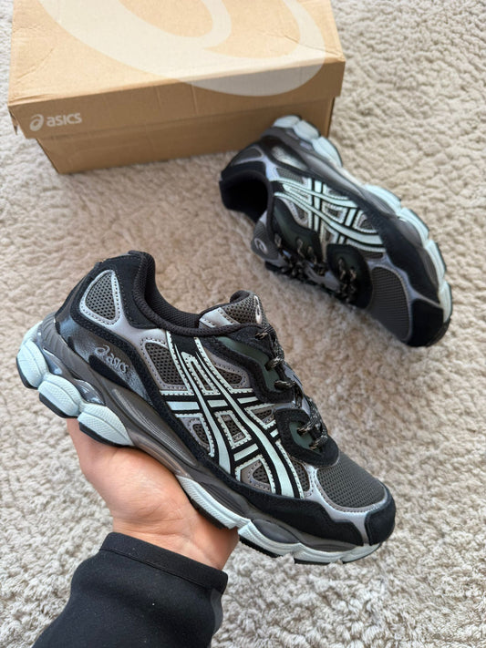 ASICS GEL-NYC negras logo azul