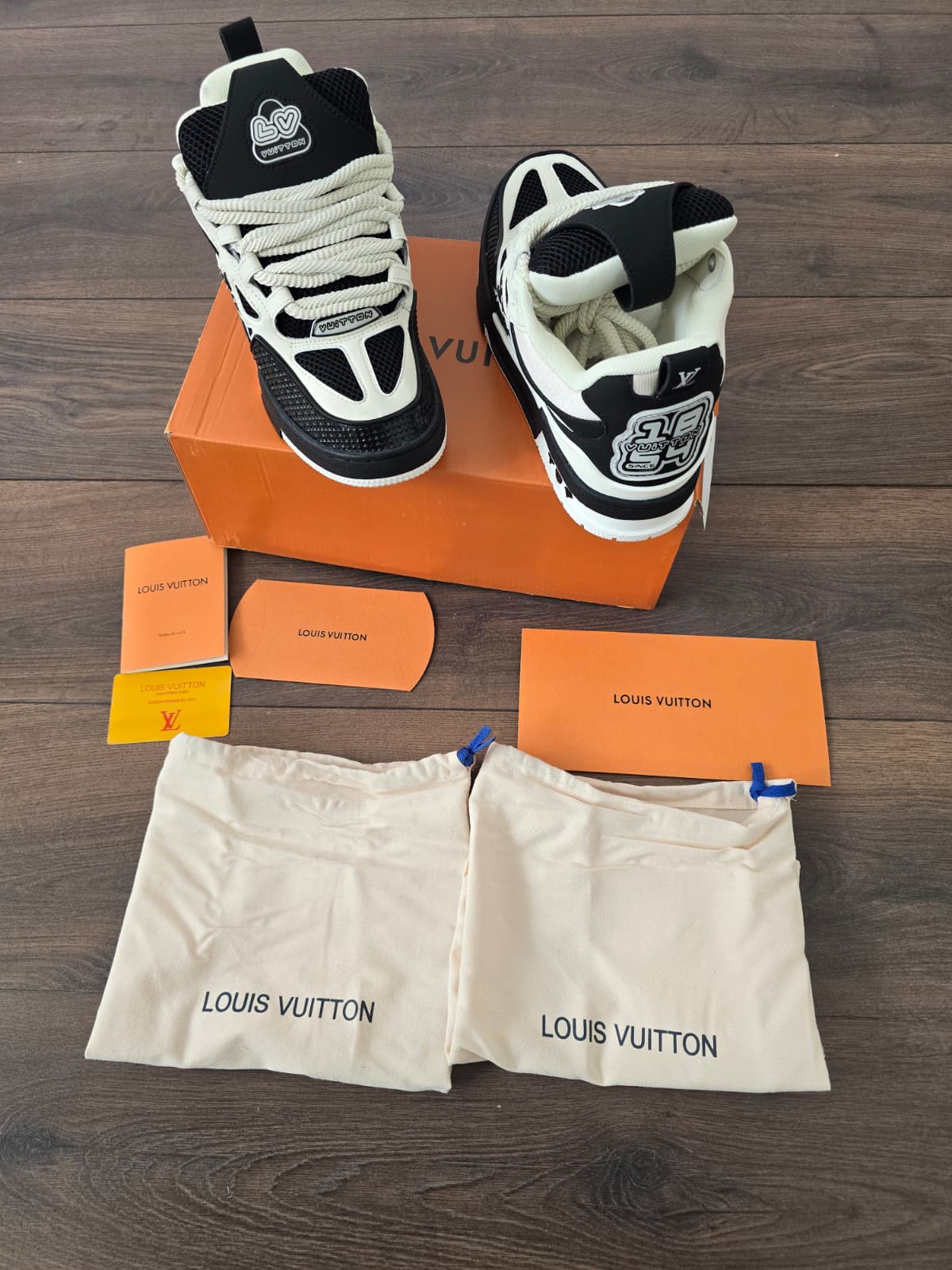 Lv skate blanca negra