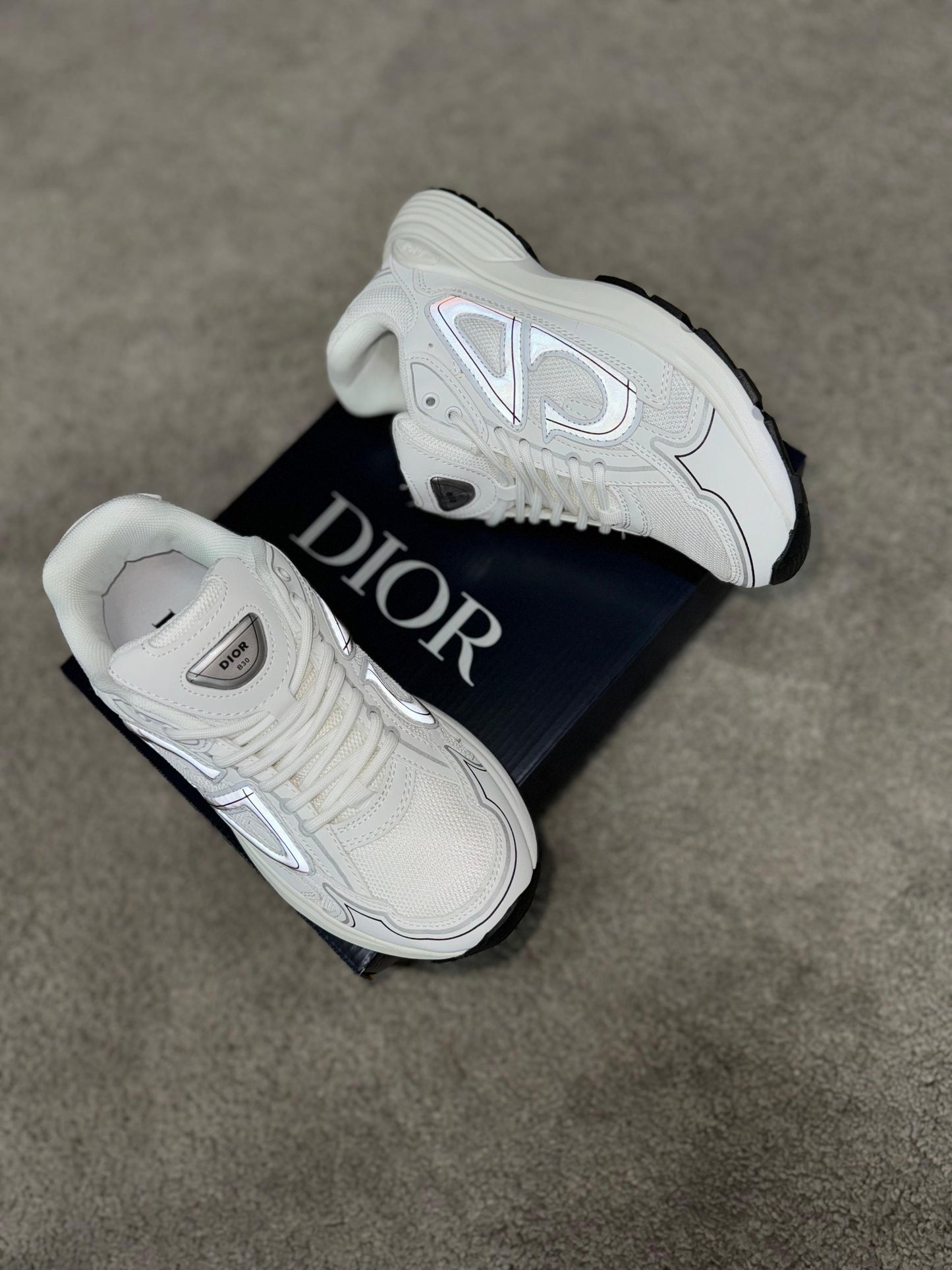 Dior b30 blancas logo gris detalles negros