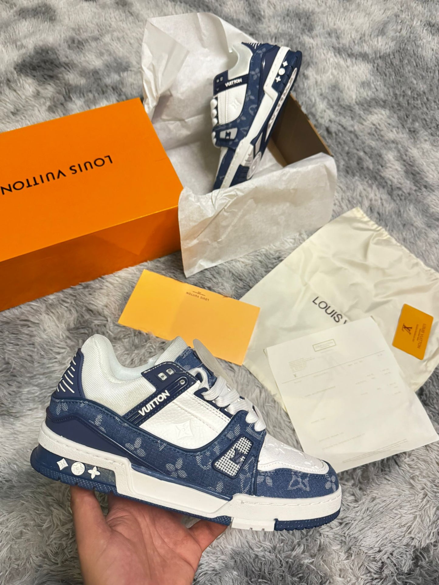 LV trainer blancas y azules