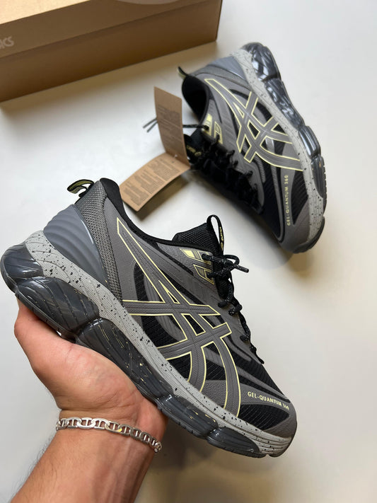 ASICS GEL QUANTUM 360 grises logo amarillo detalles negros