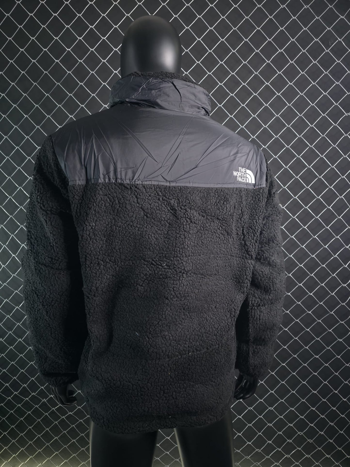 Chaqueta north face negro logo blanco