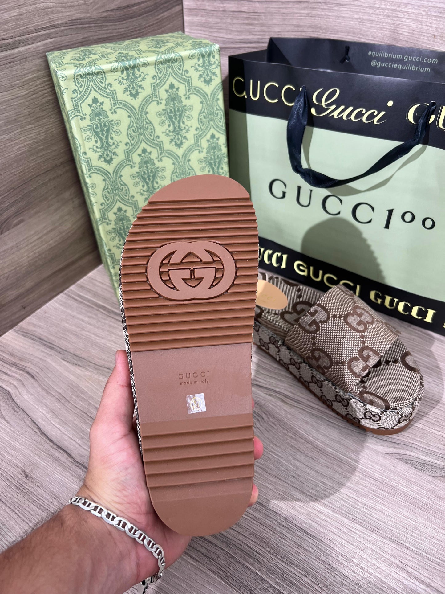 Chancla Gucci mujer terciopelo marron logo marron