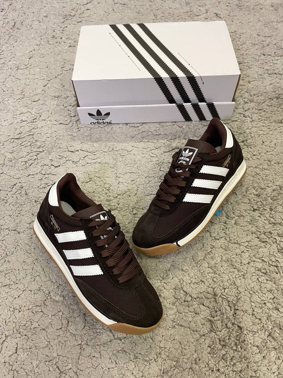 ADIDAS LD 72 marrones logo blanco detalles dorados