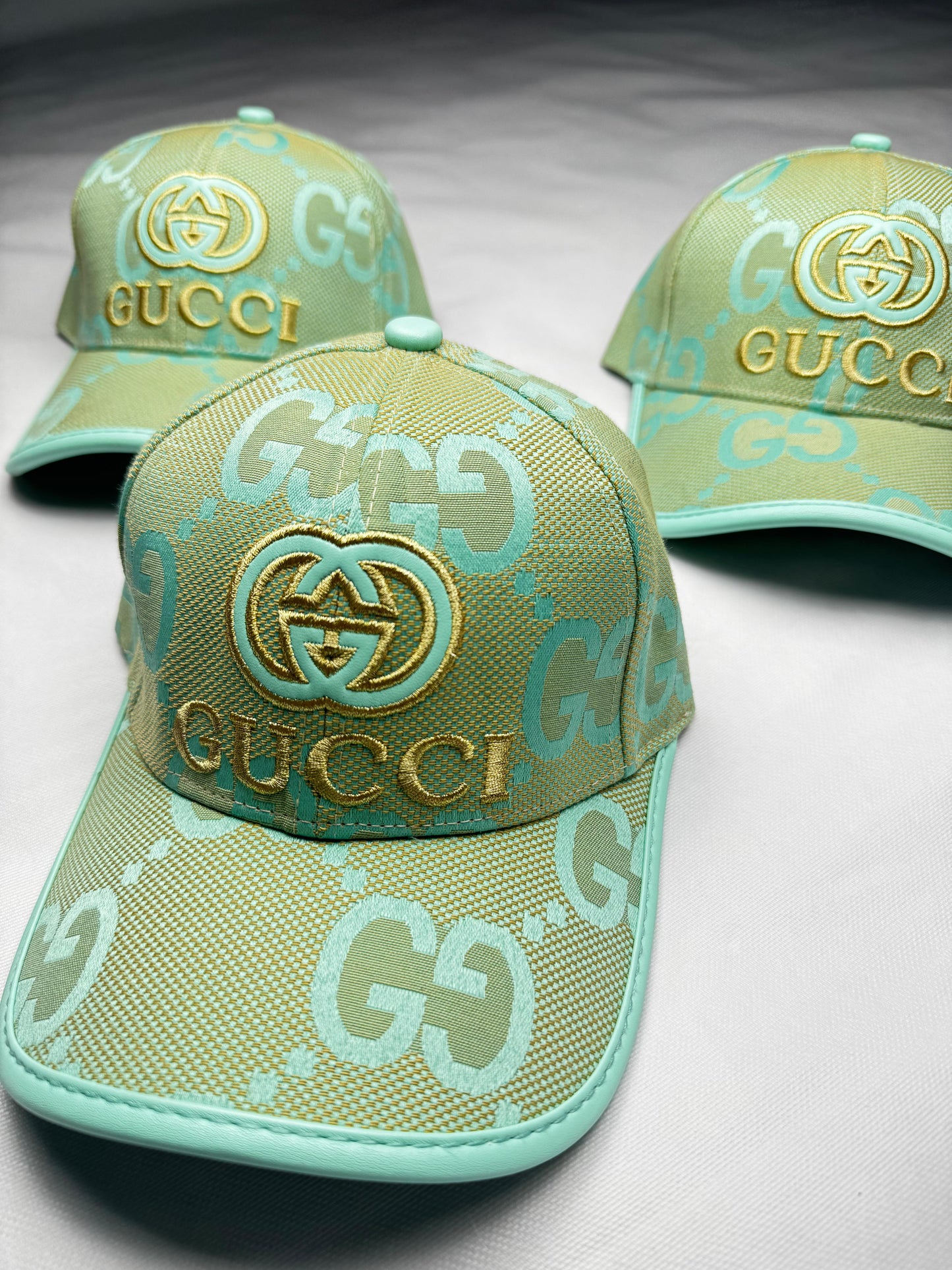 Gorra gucci verde logo dorado