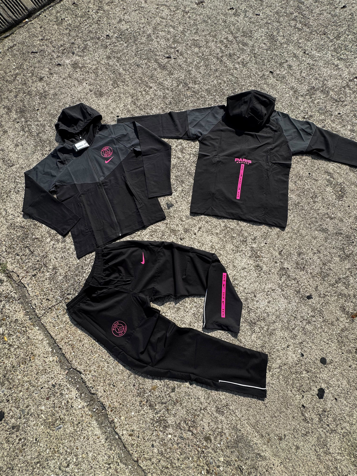Chandal PSG negro logo rosa
