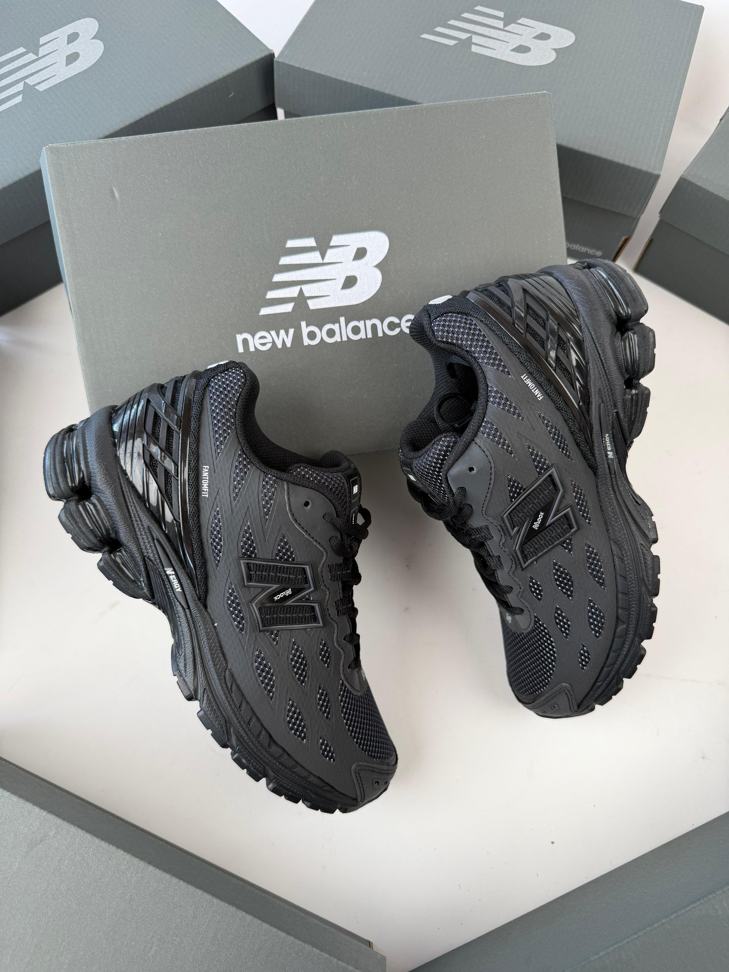 New Balance 1906R negras